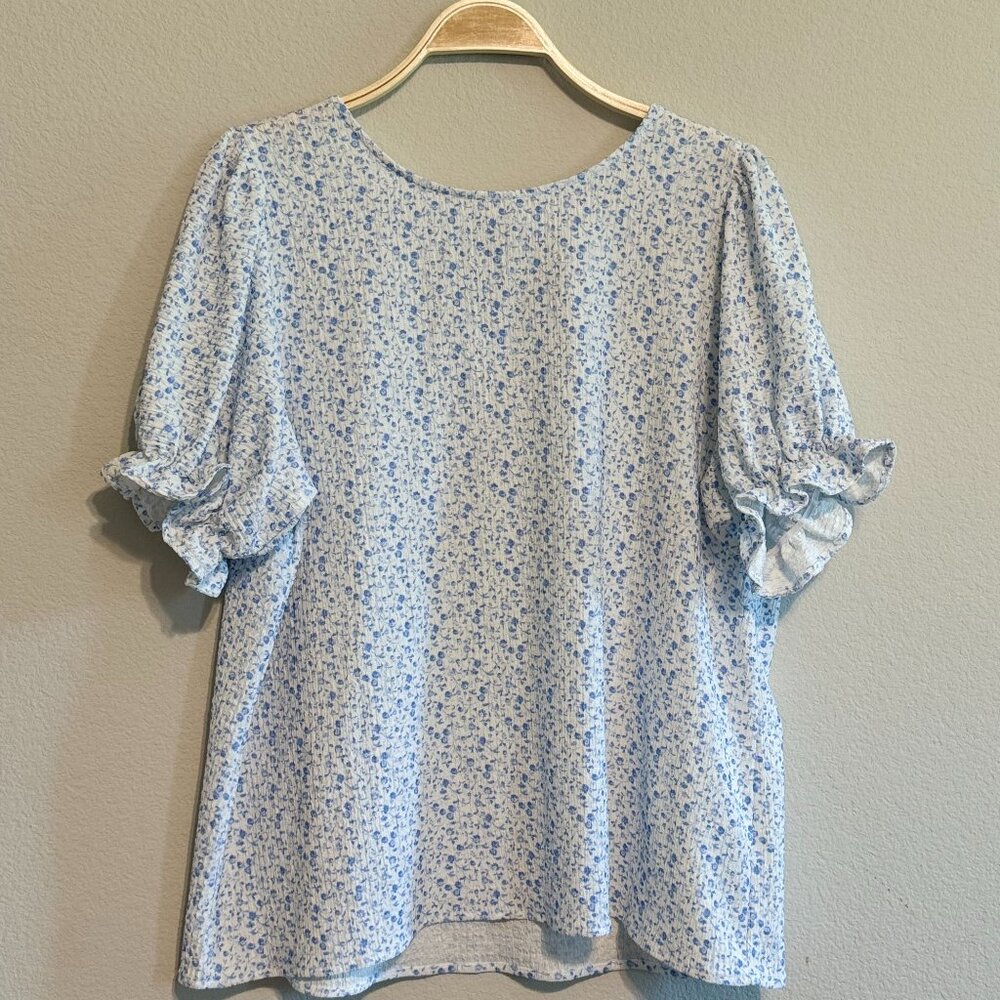 Sky Blue Crew Neck Smocked Short Puff Sleeve Top